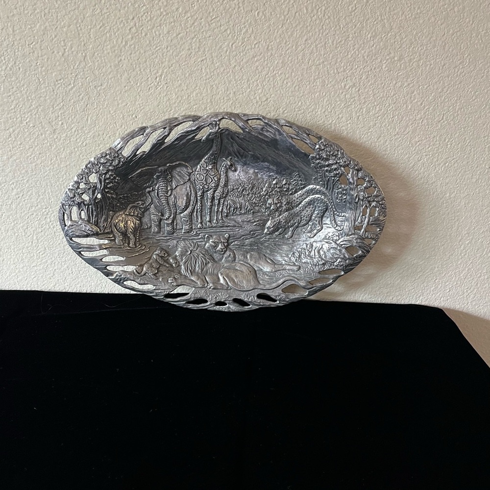 Aruthur Court Wildlife Safari platter